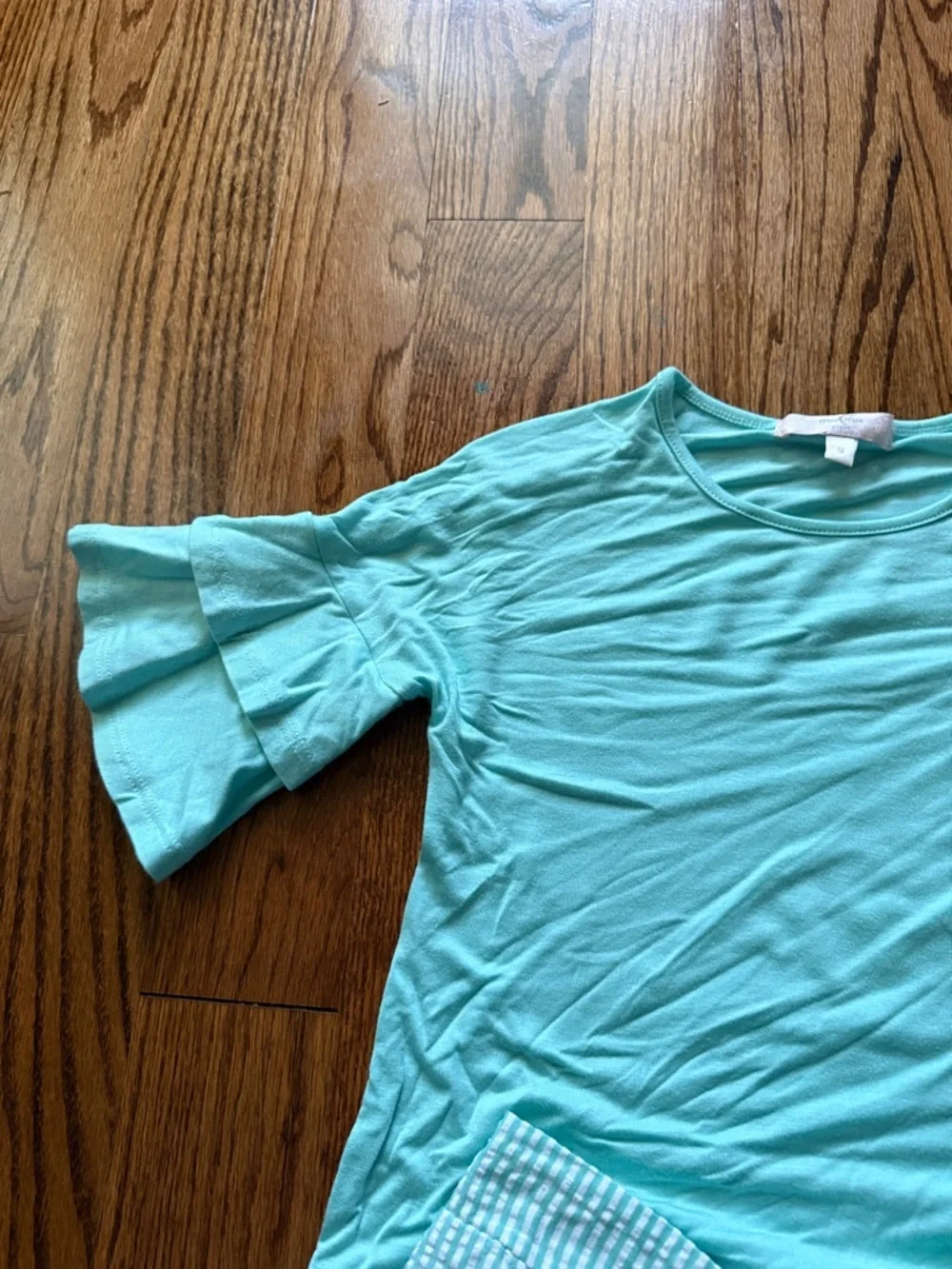 Girls aqua ruffle top and mint/white seersucker shorts with bow NWT